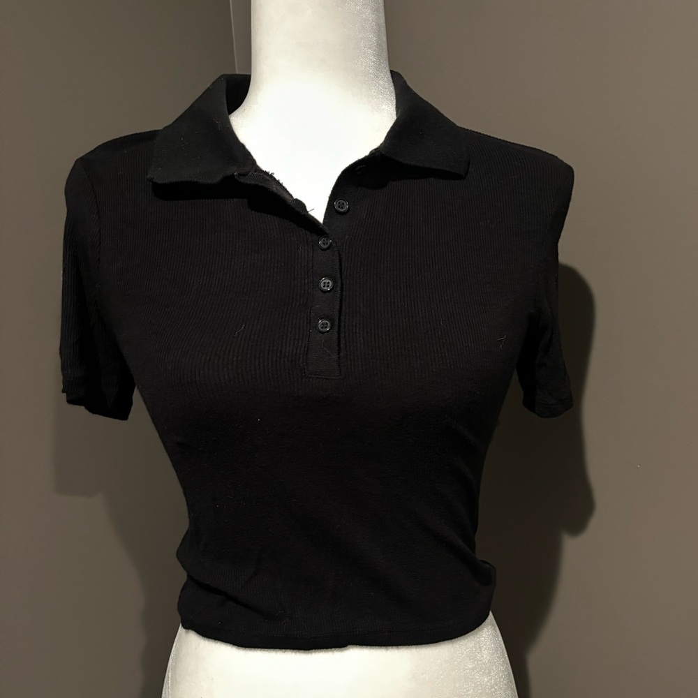 Black Cropped Tee